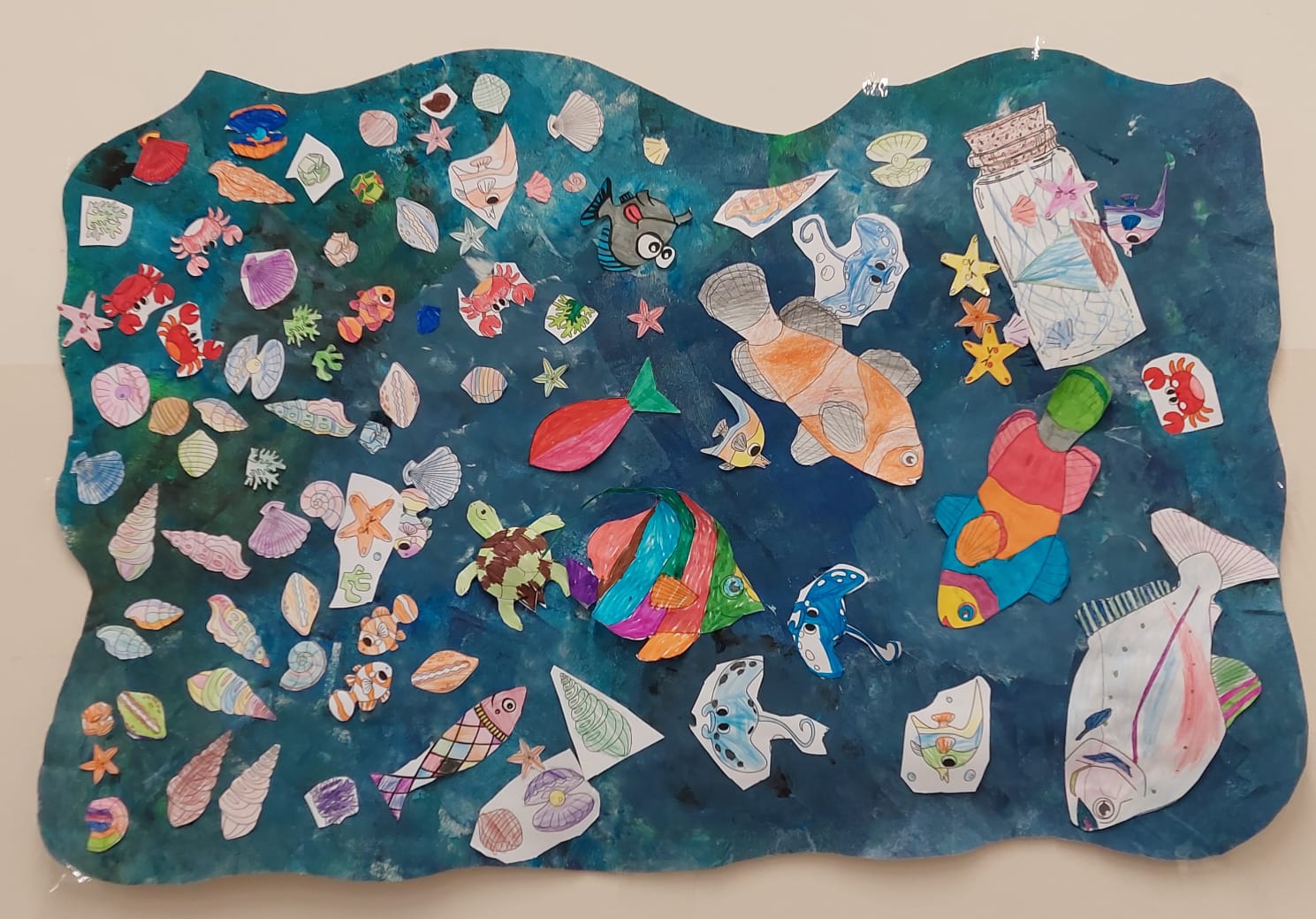 Erntedankfest am 5.10.2025 in der Gustav-Adolf-Kirche und Ausstellungseröffnung „Under the sea“ Ein gelungenes Fest, das Dankbarkeit und Kreativität vereinte.
